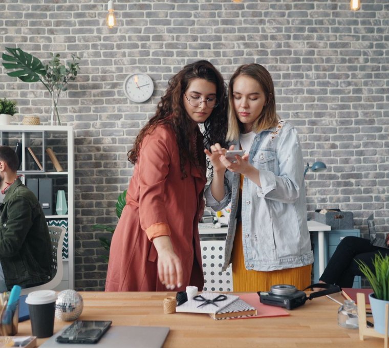 Biuro rachunkowe, które odbiera telefon